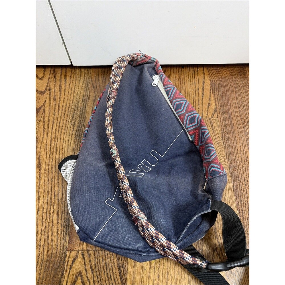 Kavu Robe Sling Bag - Picture 3 of 5